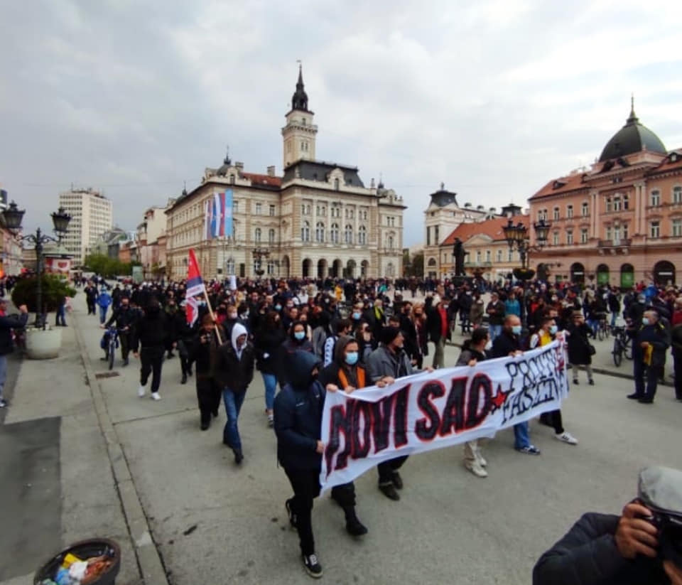 Protest protiv fašizma u Novom Sadu; Foto: Čuvari/ke vatre / Facebook