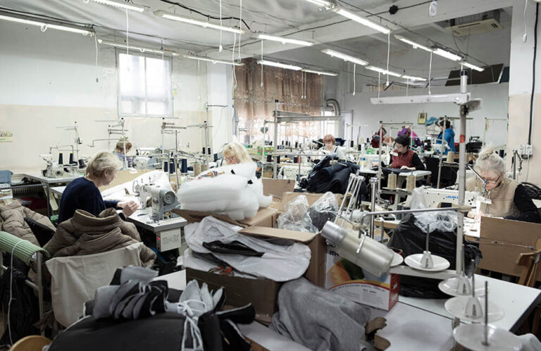 krojačice u fabrici tekstilne industrije