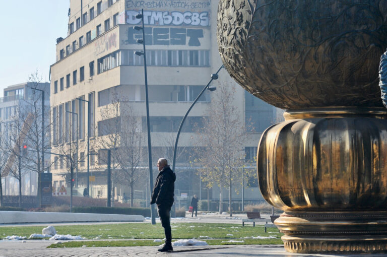 Pošta 6 i spomenik Stefanu Nemanji