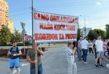 Građani i građanke Panteleja nastavljaju proteste zbog pruge u Nišu: „Ne predstavljaju nas, borićemo se sami“ Protest građana povodom obilaznice u niškoj opštini Pantelej