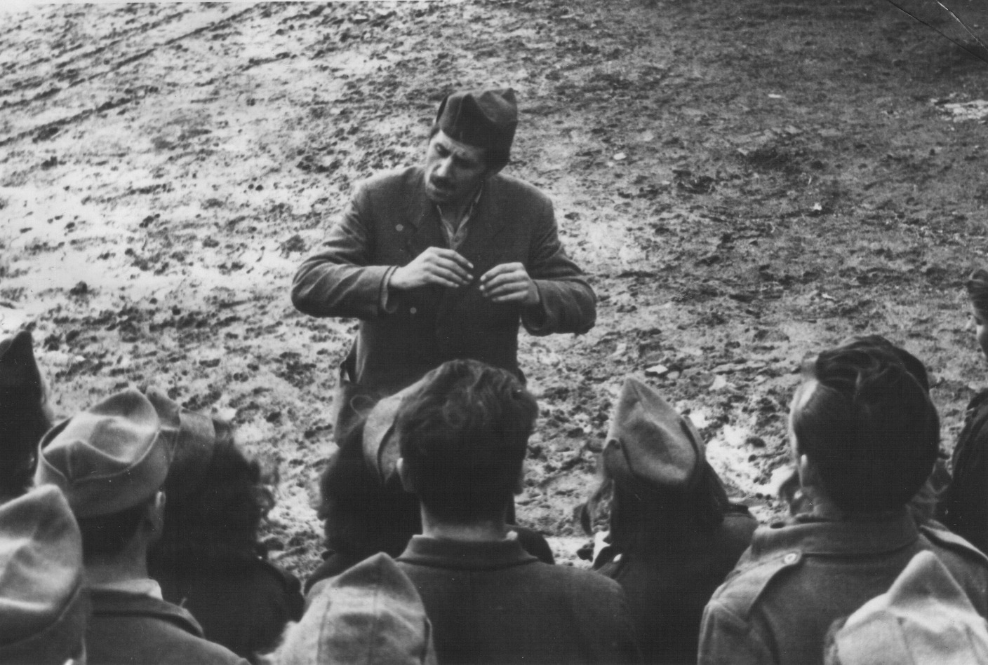 Partizanski hor vežba na oslobođenom području u Hrvatskoj, 1944. godine
