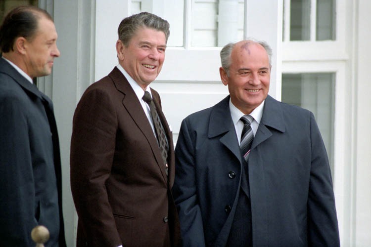 Ronald Regan i Mihail Gorbačev, 1986; Foto: Fed Govt / Wikipedia