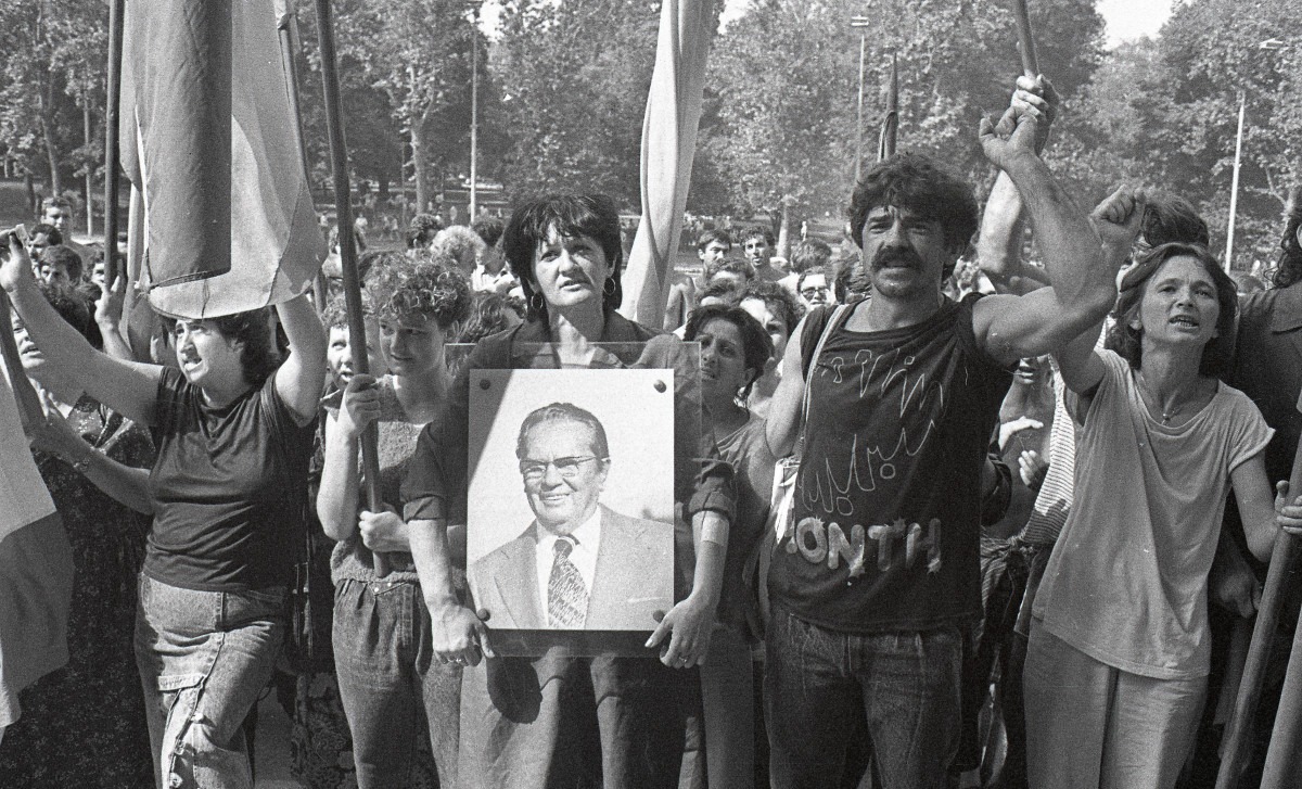 Protest radnika Borova 1988; Izvor: Arhiv Jugoslavije - AJ-112-L-11703-57