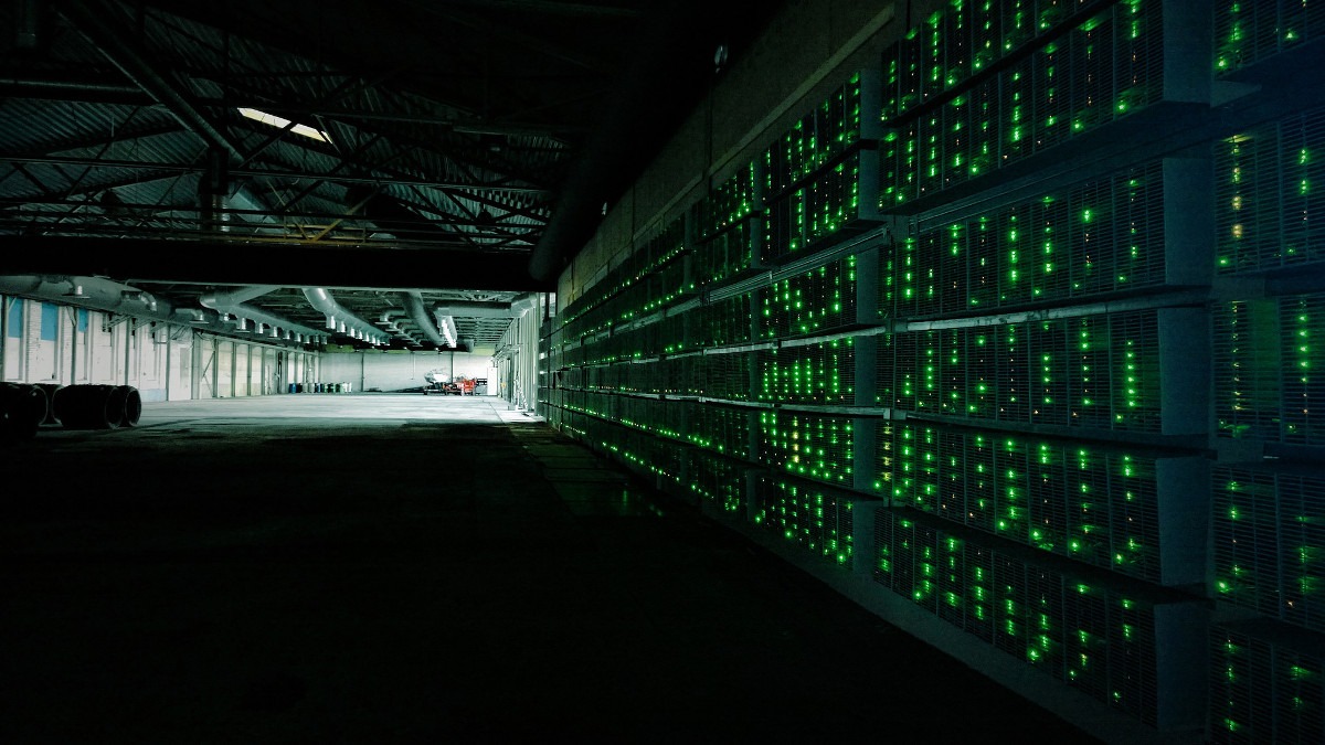 Hangar za rudarenje bitkoina u Kini; Foto: Marko Ahtisaari / Flickr