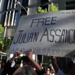 <strong>Džulijan Asanž je četiri godine u zatvoru, poslanici zahtevaju da SAD odustane od krivičnog gonjenja</strong>