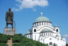U jeku epidemije, umesto u bolnice, Vlada Srbije donira milione za Hram Svetog Save
