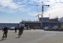 Radnici na gradilištu Linglonga obustavili rad zbog neisplaćenih zarada. „Kad nema zarada, oni bukvalno više nemaju šta da izgube“, smatra Hristina Piskulidis