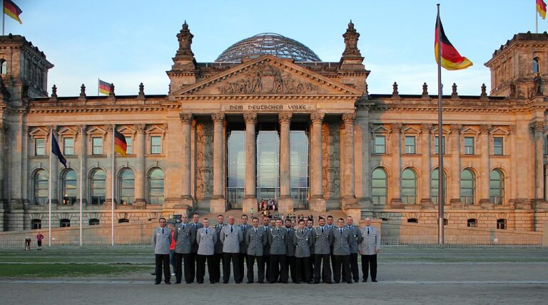 Nemački vojnici u poseti Bundestagu