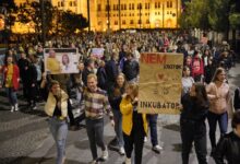 Više hiljada ljudi je protestovalo u Budimpešti protiv otežavanja pristupa abortusu