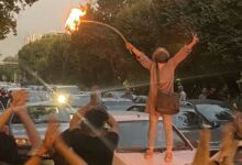 Pobunjene žene Irana šalju poruku „Zan, Zendegi, Azadi“
