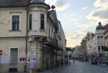Zgrada sa sunčanim satom u Glavnoj ulici u Zemunu; Foto: Mašina