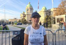 Dijana Hrka ispred Skupštine štrajkuje glađu