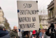 Transparent Stop brutalnom napadu na novinare
