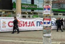 U 15 časova protest zbog napada na troje srednjoškolaca na Zvezdari Nalepnice u Novom Sadu