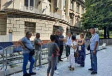 Predstavnici Sindikata Instituta za ratarstvo i povrtarstvo predali otvoreno pismo predsedniku: „Ovo je poslednja adresa kojoj se obraćamo“ Predstavnici sindikata ispred Predsedništva