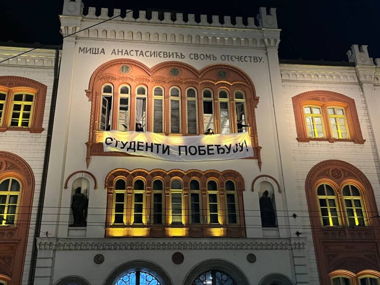 Protest "Znanje je moć"