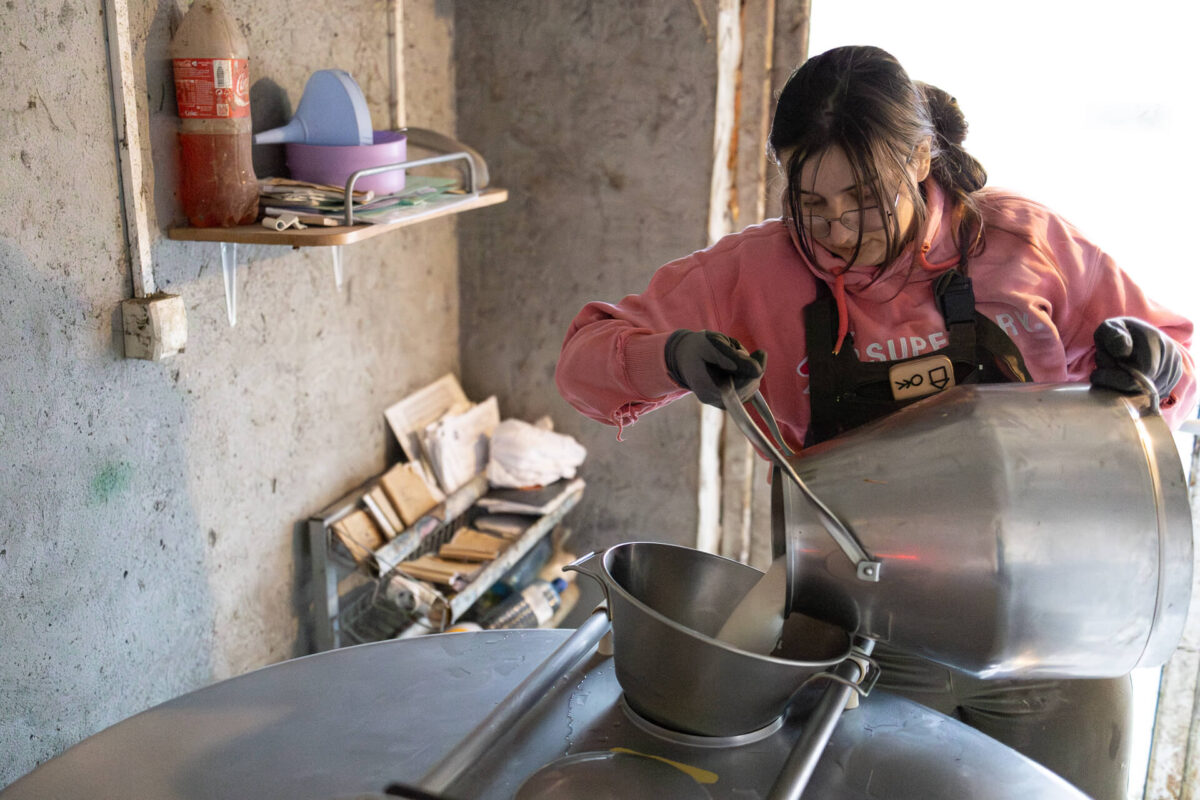 Početak radnog dana na gazdinstvu porodice Kokanović