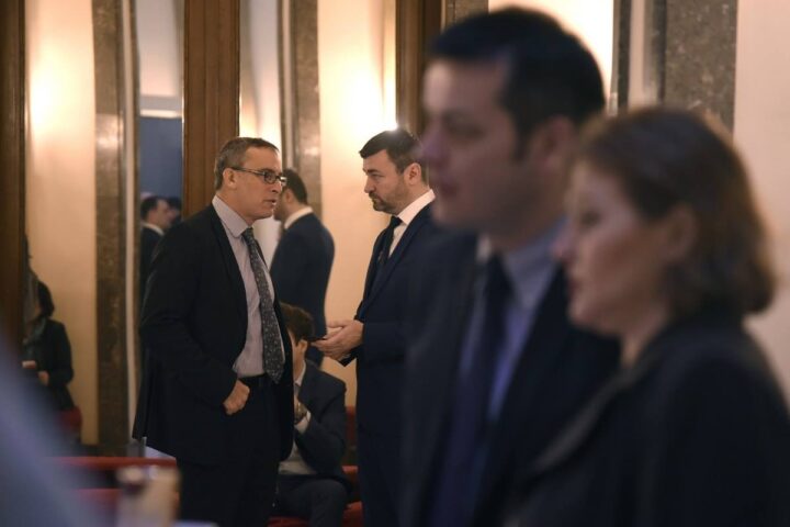 Zakon o lobiranju: korupcija, hol i politički inžinjering