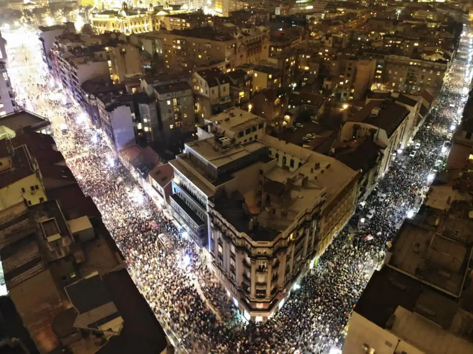 Šta je trulo u aktuelnim beogradskim protestima?