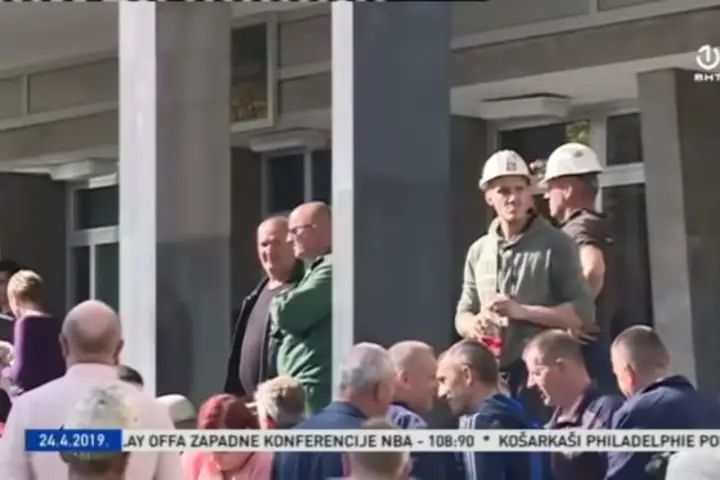 Radnici Banovića u štrajku: Rudari sretno!