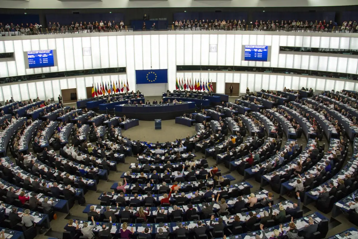 Kraj „velike koalicije“ u EU parlamentu. Jačanje desnice, dobri rezultati zelenih i liberala i slabljenje levice