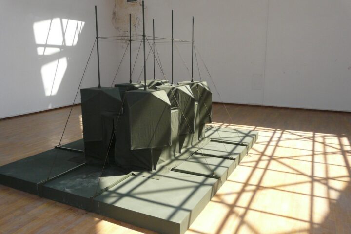 Fotografija sa (ne)izložbe "Šta se dogodilo sa Muzejom savremene umetnosti" (2012); Foto: Vladimir Jerić Vlidi
