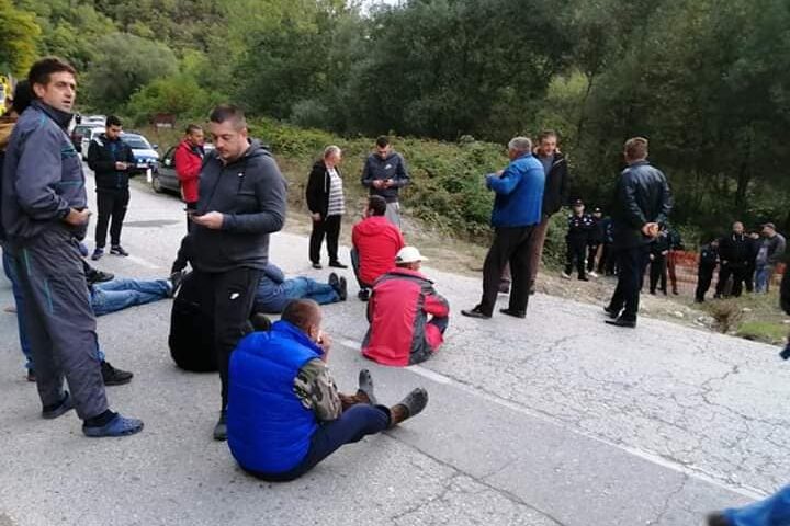 Meštani blokirali put kako bi sprečili izgradnju MHE na Graševki