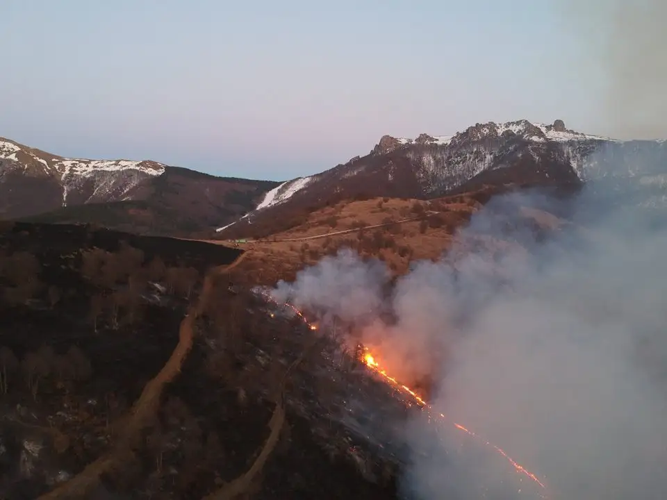 Požar na Staroj planini sve bliži selu Topli Do