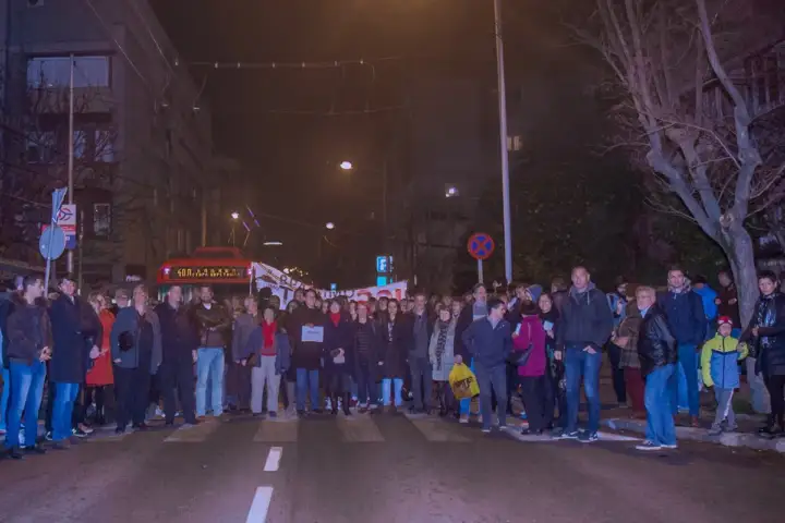 Borba za javni prevoz i javni prostor na Zvezdari. Blokada saobraćaja nakon incidenta u Opštini