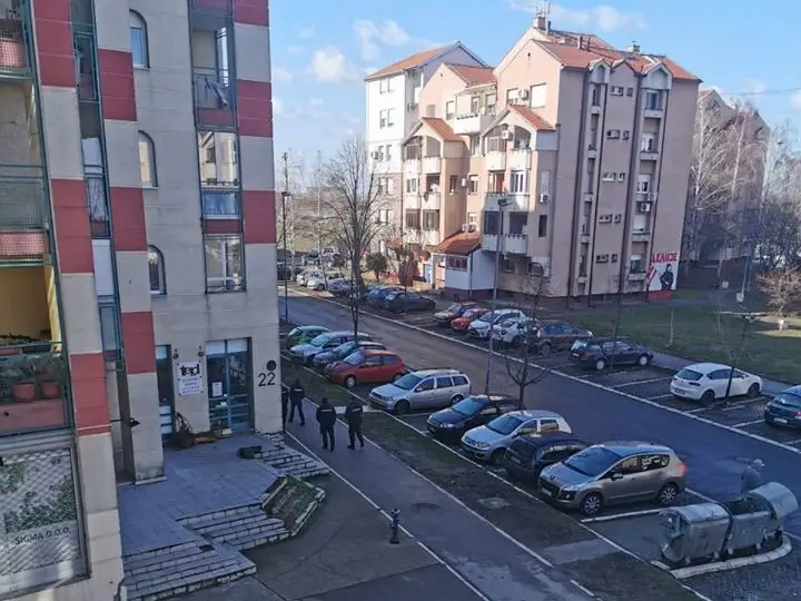 Aktivisti Krova nad glavom i porodica Lalović pod policijskom opsadom