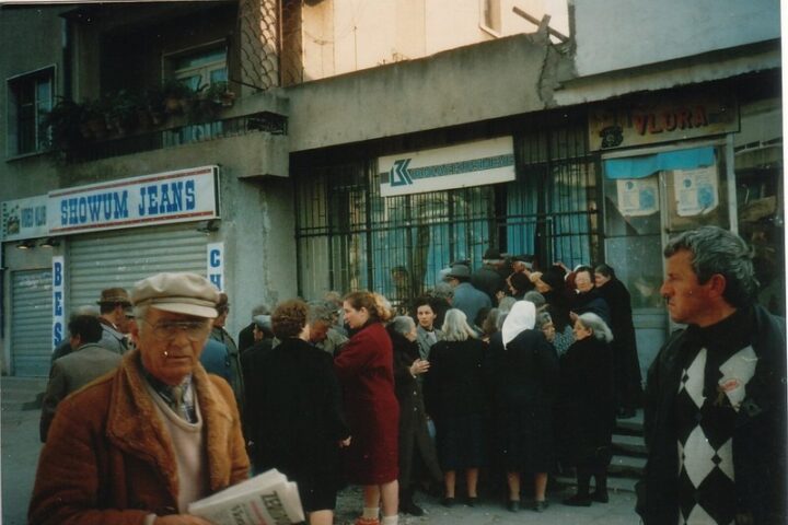 Piramide svuda oko nas. O piramidalnoj logici akumulacije kapitala u postsocijalističkoj Albaniji