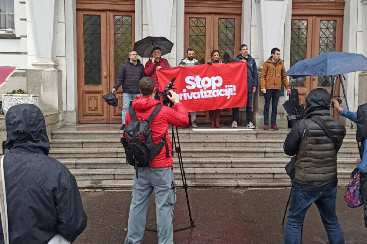 Konferencija za medije ispred Ministarstva privrede