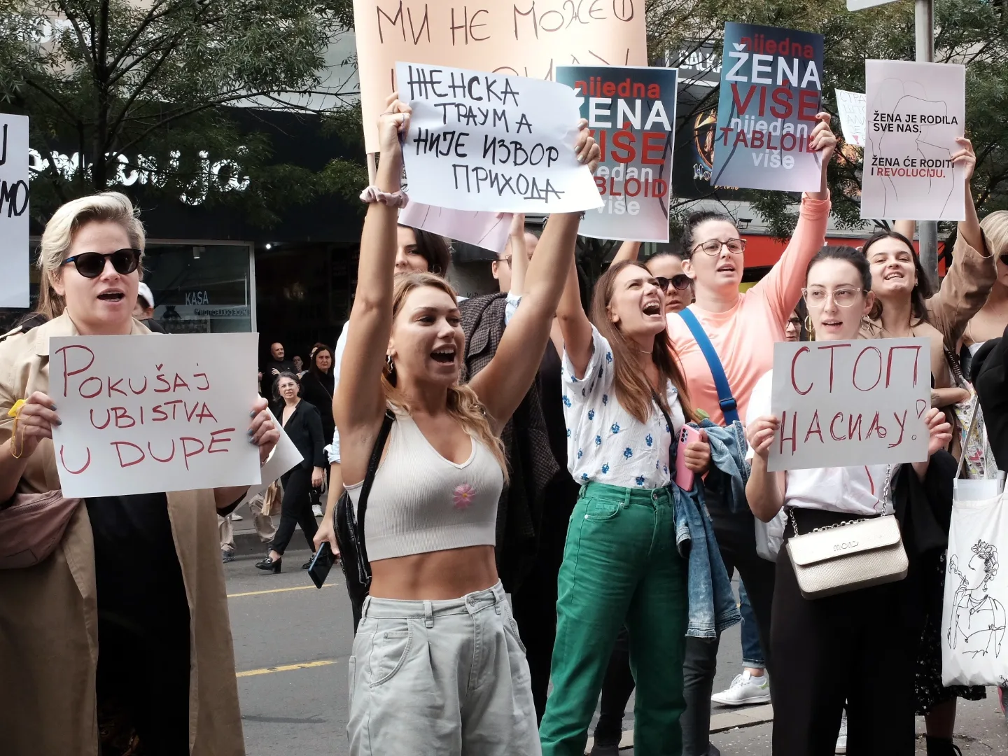 Zašto Informer targetira aktivistkinju Jelenu Riznić i druge feministkinje?