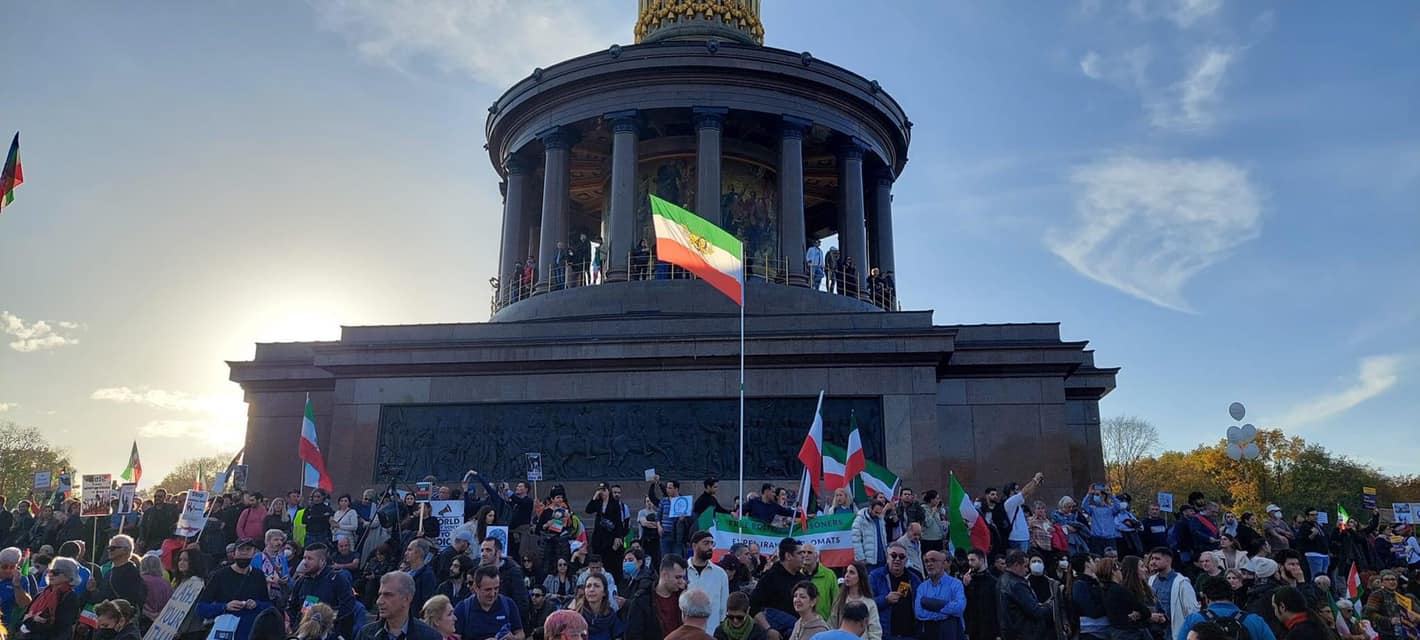 Protesti u Iranu: „Ono što nam je svima zajedničko je želja za svetlijom budućnošću i mogućnošću da izgradimo novi sistem u svojoj zemlji“