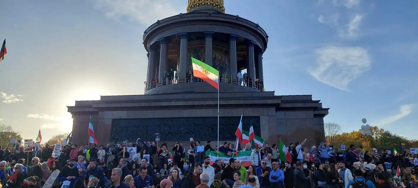 Protesti u Iranu: „Ono što nam je svima zajedničko je želja za svetlijom budućnošću i mogućnošću da izgradimo novi sistem u svojoj zemlji“