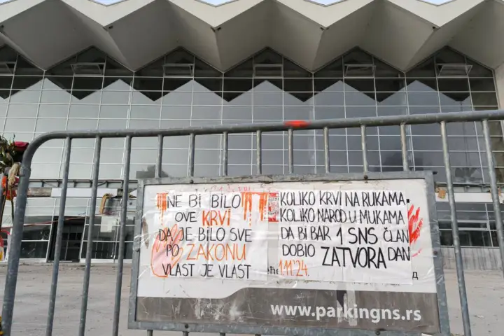 Protest u Novom sadu, 17. novembar; Foto: Mašina