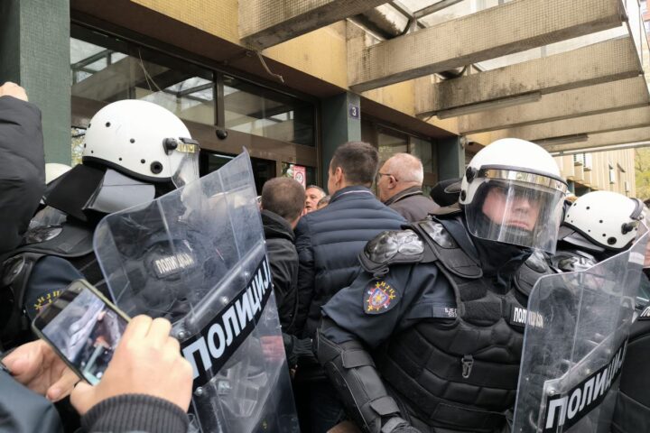 Blokada ispred Tužilaštva u Novom Sadu, foto: Mašina