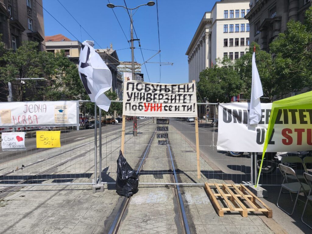 „Kao društvo nemamo pravo da prokockamo ovu šansu”: Akademska zajednica traži od opozicije da ne izađe na izbore