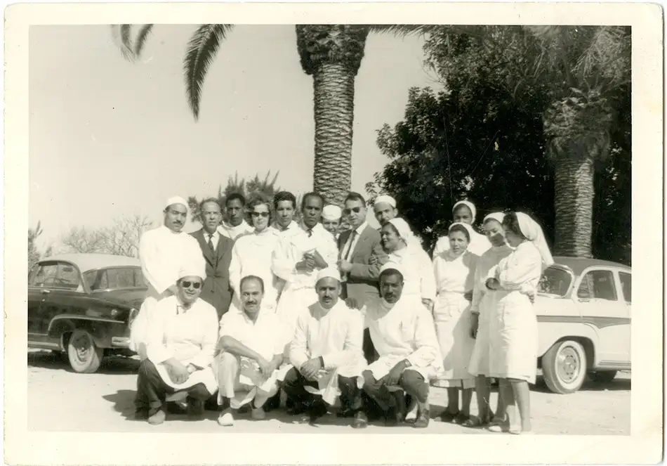 Franc Fanon i njegov medicinski tim u psihijatrijskoj bolnici Blida-Žoinvil u Alžiru, gde je radio od 1953. do 1956. godine
