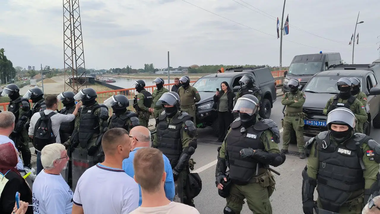 Policijski kordon u Novom Sadu