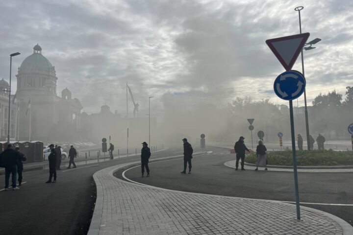 Požar ispred Narodne skupštine