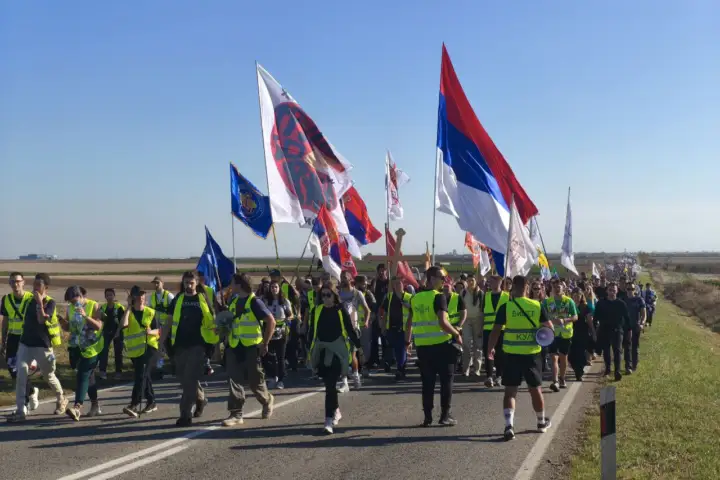 Šetnja studenata ka Novom Sadu