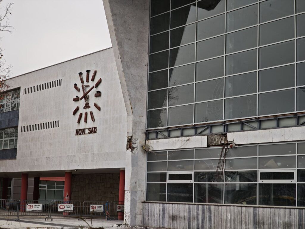 Železnička stanica u Novom Sadu; Foto: Mašina