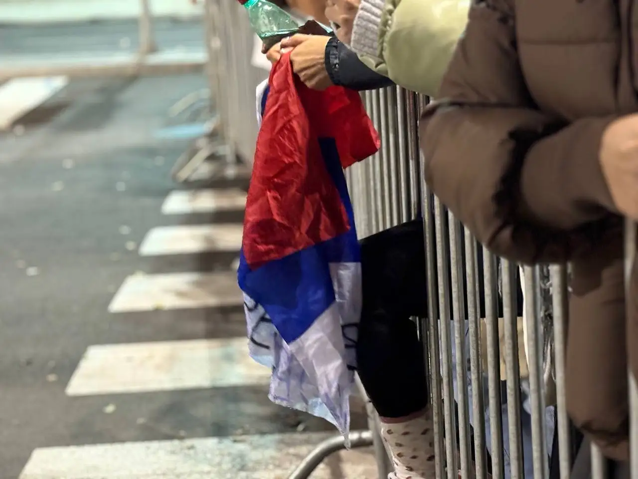 zastava kod Ćacilenda