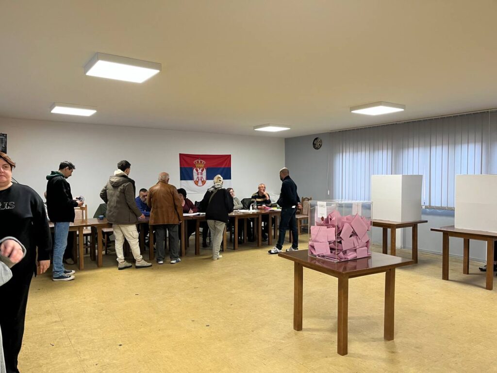 Kampanja pre kampanje: DS promenio naziv poslaničke grupe u „Poslanici uz studente”, NPS kaže da je spreman za izbore