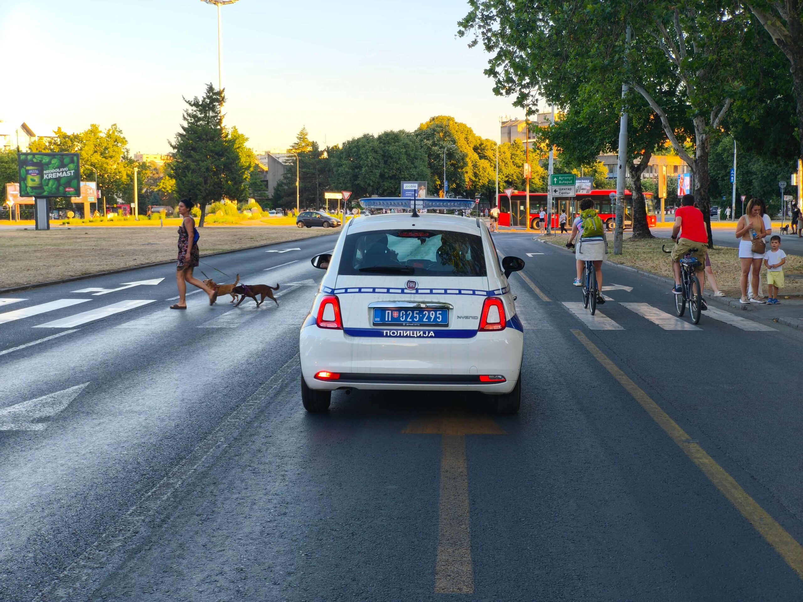 policija