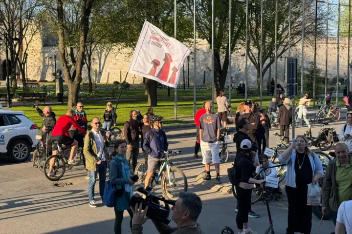 Protest ispred zgrade Univerziteta u Nišu
