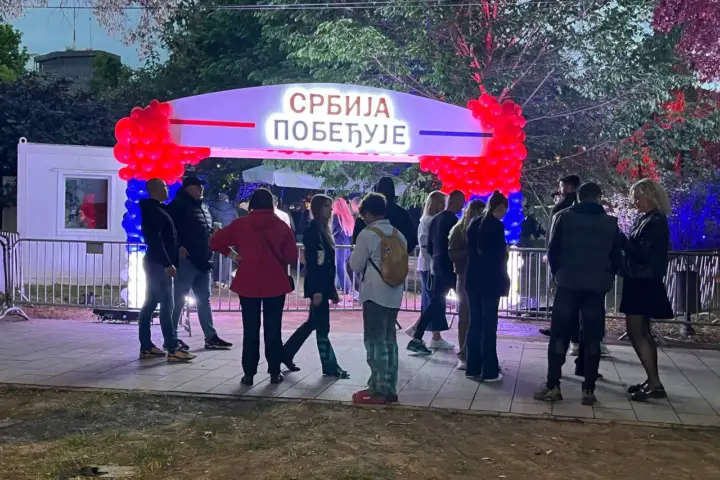Srbija pobeđuje događaj u Pionirskom parku; Foto: Mašina