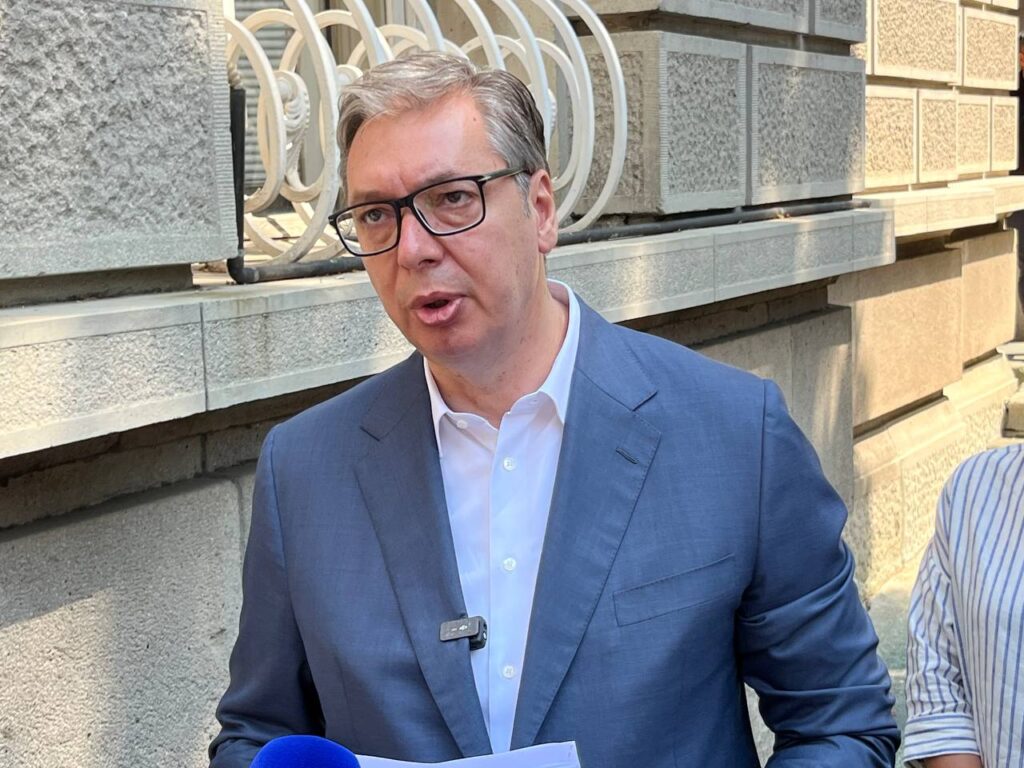 BIRODI: Vučićeva najava ostavke potvrđuje opravdanost naših zahteva da se razdvoje stranačka i državna funkcija
