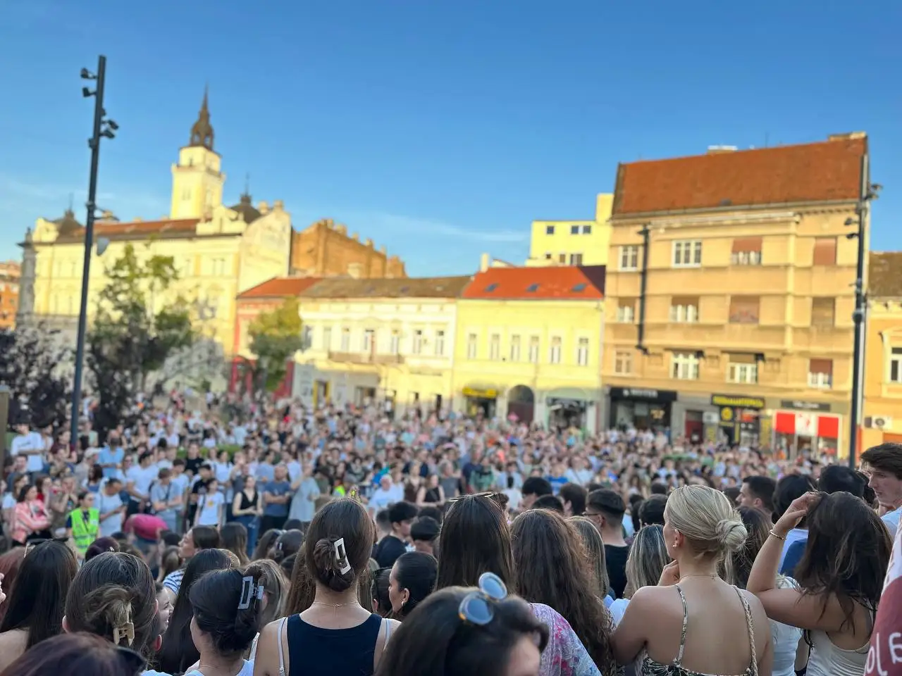 Učenici Jovine gimnazije večaras organizuju protestnu šetnju